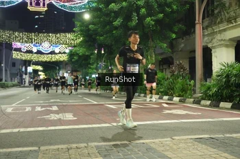 Runner Photo 4210916