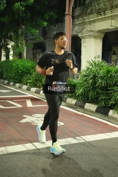 Runner Photo 4210919