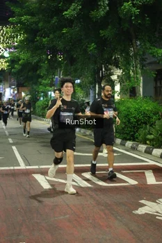 Runner Photo 4210945