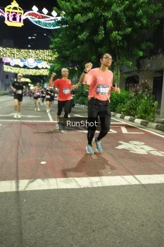 Runner Photo 4210968