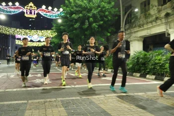 Runner Photo 4210972