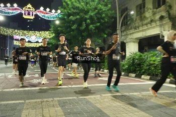 Runner Photo 4210973