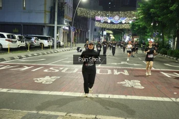 Runner Photo 4210975