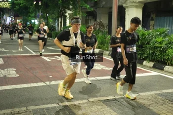 Runner Photo 4210981