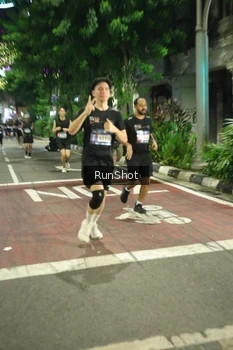 Runner Photo 4210991