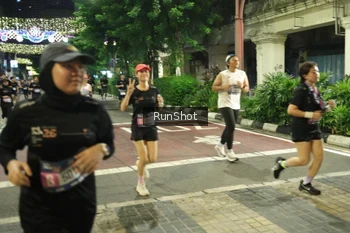 Runner Photo 4210996