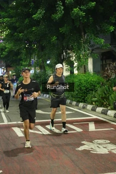 Runner Photo 4211018