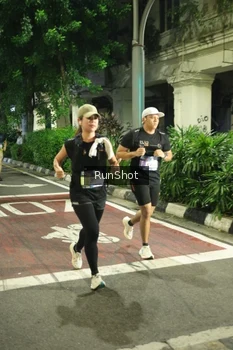 Runner Photo 4211053