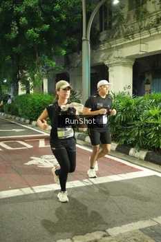 Runner Photo 4211057