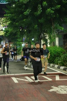 Runner Photo 4211074