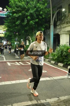 Runner Photo 4211124