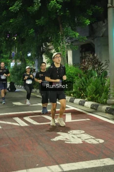 Runner Photo 4211131