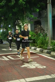 Runner Photo 4211134