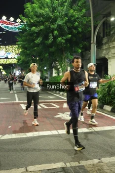 Runner Photo 4211135