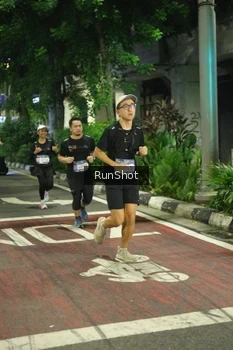 Runner Photo 4211136