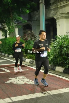 Runner Photo 4211161