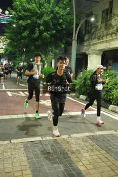 Runner Photo 4211182