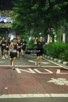Runner Photo 4211201