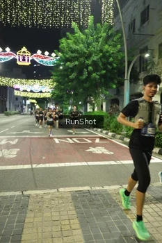 Runner Photo 4211204
