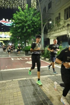 Runner Photo 4211207