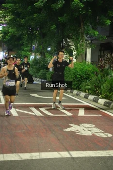 Runner Photo 4211208