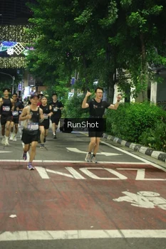 Runner Photo 4211218