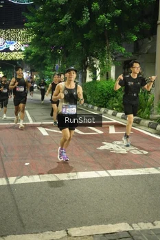 Runner Photo 4211225