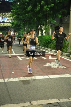 Runner Photo 4211226