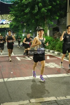 Runner Photo 4211230