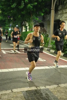 Runner Photo 4211239