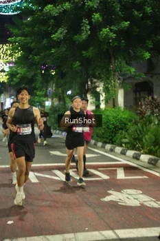 Runner Photo 4211241