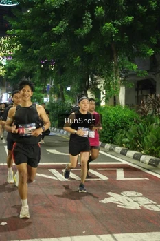 Runner Photo 4211242
