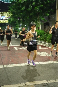 Runner Photo 4211243