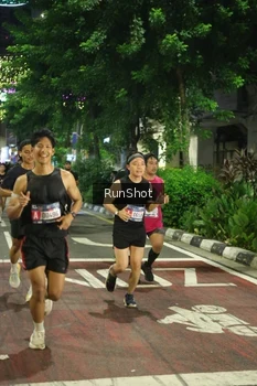 Runner Photo 4211244