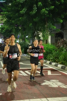 Runner Photo 4211248