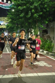 Runner Photo 4211253