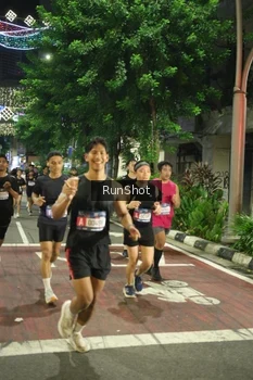 Runner Photo 4211254