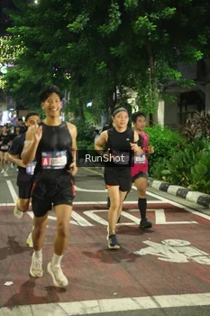 Runner Photo 4211255