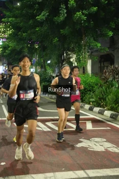 Runner Photo 4211256