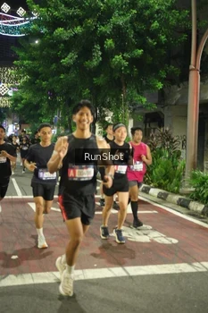 Runner Photo 4211257