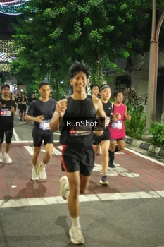 Runner Photo 4211263