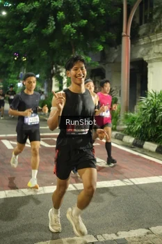 Runner Photo 4211268