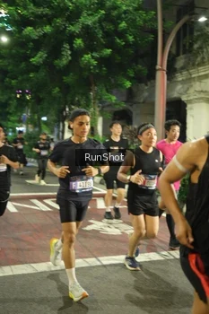 Runner Photo 4211270