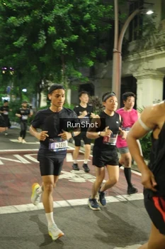Runner Photo 4211274