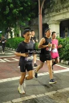 Runner Photo 4211276
