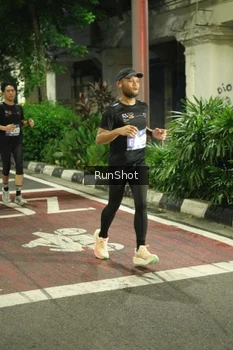 Runner Photo 4211301