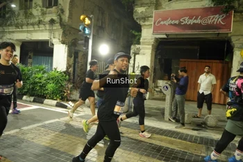 Runner Photo 4211351