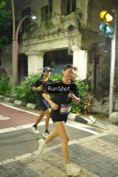 Runner Photo 4211353