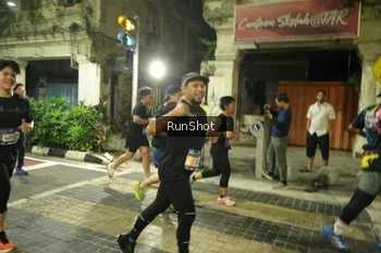 Runner Photo 4211356