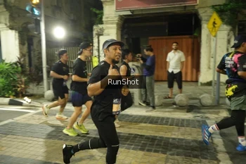 Runner Photo 4211359